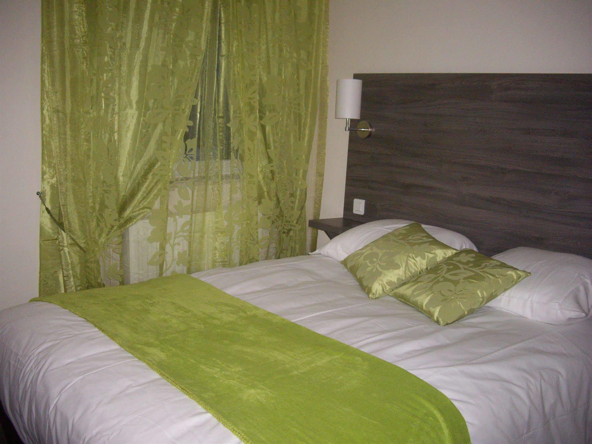 Logis-Hotel & Restaurant Le Carnot Bolbec Ngoại thất bức ảnh
